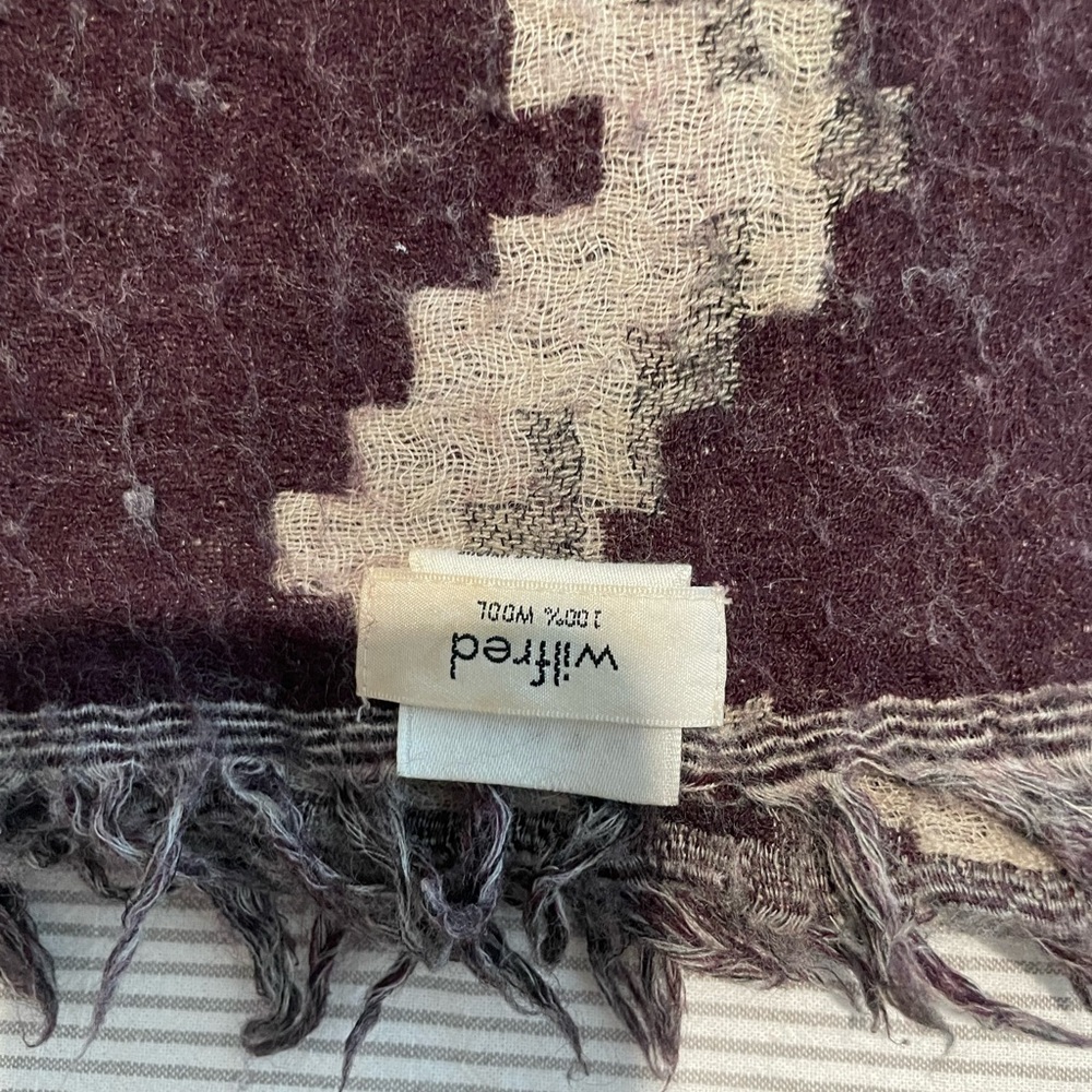Aritzia Wool Blanket Scarf - good used condition. - Picture 2 of 3